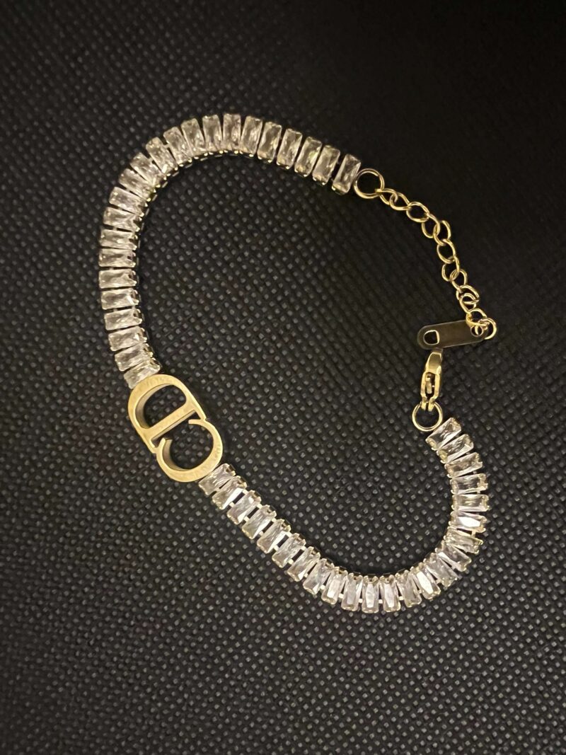 Bracelet Blaqué Or Chrétien Dior – Élégance Moderne et Résistance Exceptionnelle