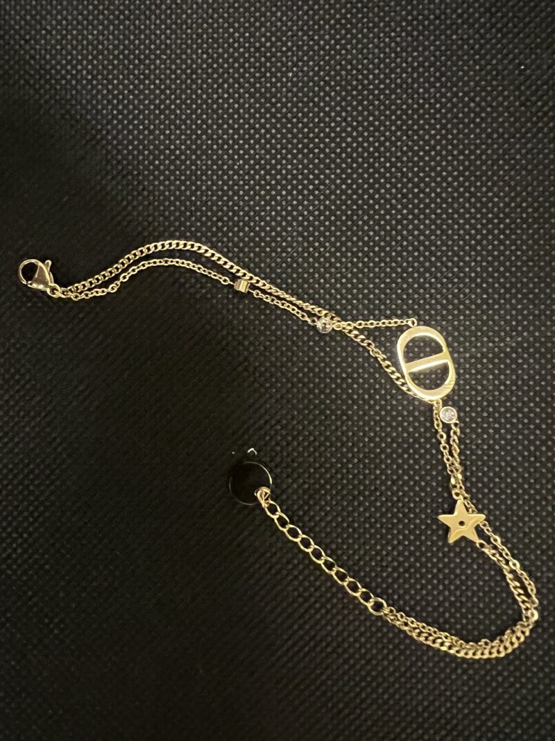 Bracelet Double CD Luxe et Étoile en Acier Inoxydable – Élégance Moderne et Résistance Exceptionnelle