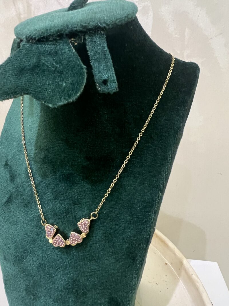 Collier Plaqué Or avec Pendentif 4 Cœurs en Forme Circulaire et Ouvrable – Élégance et Symbolisme